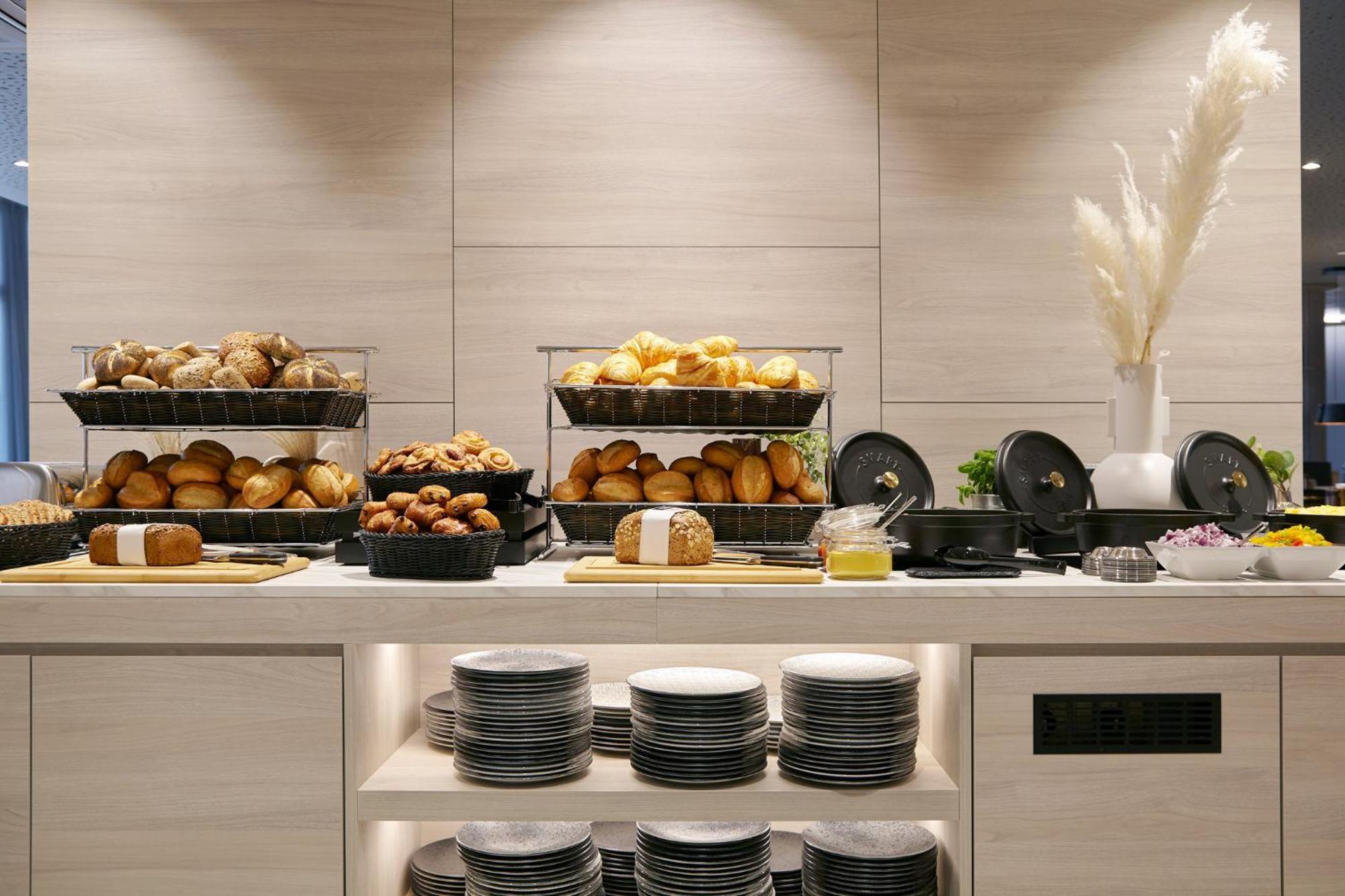 Holiday Inn - The Niu, Hub Dusseldorf Messe By Ihg Eksteriør billede