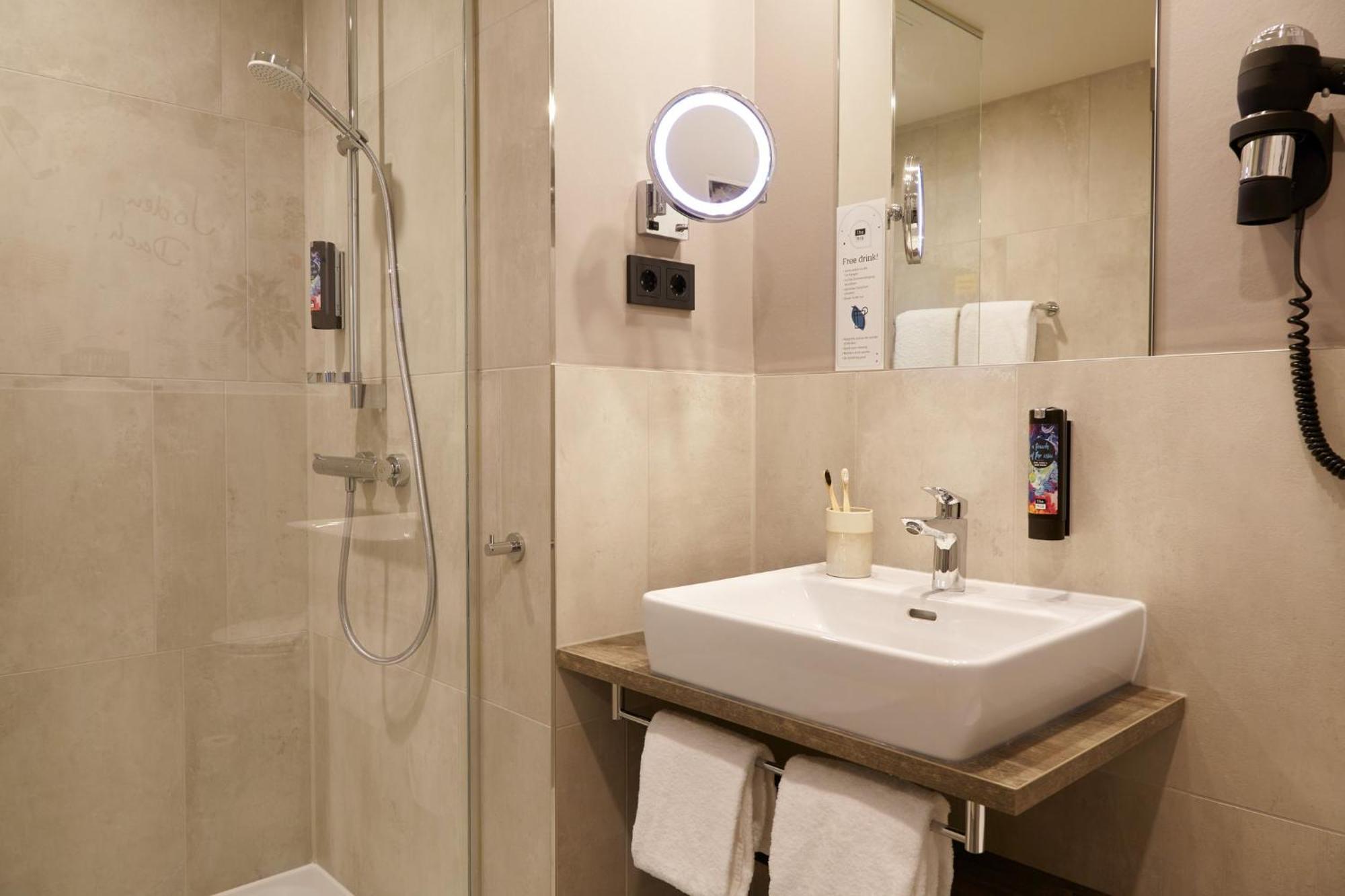 Holiday Inn - The Niu, Hub Dusseldorf Messe By Ihg Eksteriør billede